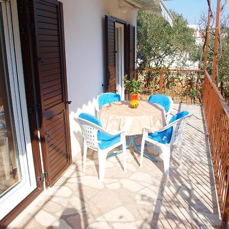 Apartments Mirja - 100M From The Beach & Parking Trogir Exterior foto